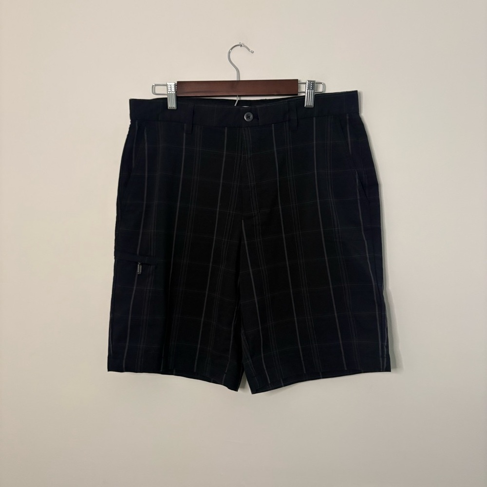 Greg Norman Men’s Size 32 Black Lightweight Plaid Golf Shorts work casual